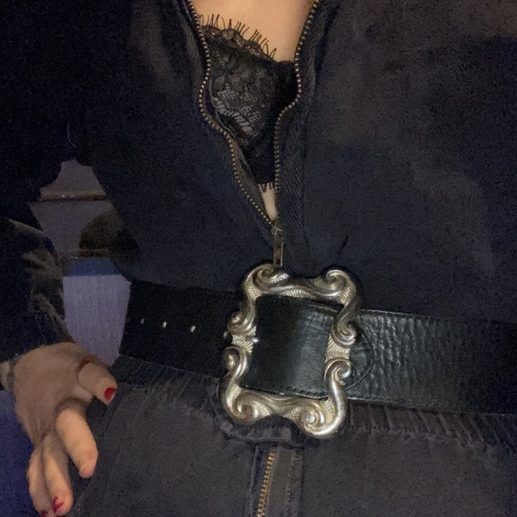 Vintage leather belt with beautiful silver buckle - Picture 2 of 2